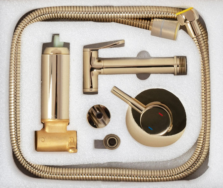 BATERIA BIDETOWA PODTYNKOWA LOOP LUNGO ZŁOTA