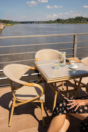 Krzesło ogrodowe CAFE BISTRO PARIS ARM    beżowe rattan